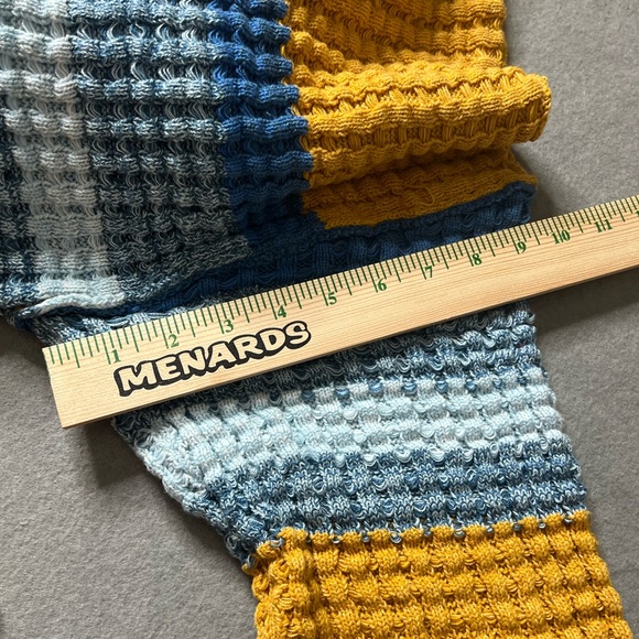 NWT Urban Outfitters BDG Sweater Women’s Medium Max Oversized Waffle Knit Gold - Picture 7 of 8